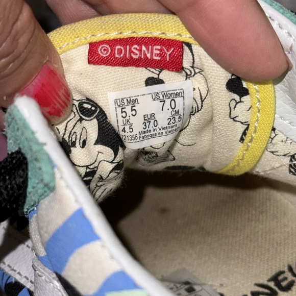 Vans X Disney Old Skool mickey sneakers size 5.5/7 - Picture 8 of 9
